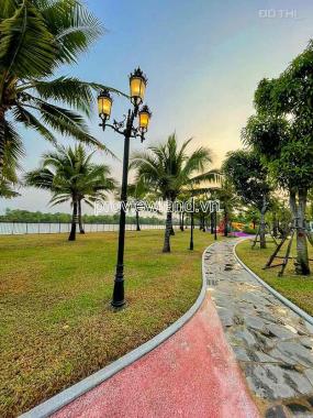 Bán villa Vinhomes Grand Park, căn biểu tượng, view sông, 450m2 đất, ngân hàng hỗ trợ 70%