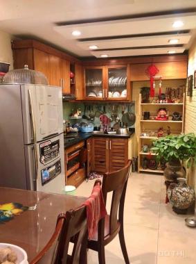 Gia đình bán nhà gấp ngõ Cổng Đục - Hàng Mã giá 10,5 tỷ, 70m2x4 tầng, full nội thất