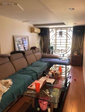 Gia đình bán nhà gấp ngõ Cổng Đục - Hàng Mã giá 10,5 tỷ, 70m2x4 tầng, full nội thất