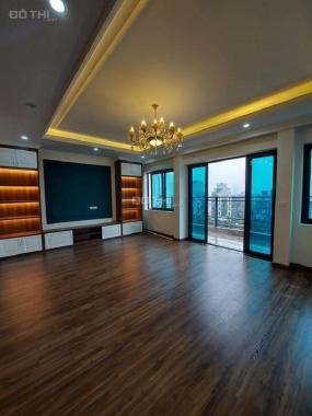 Bán nhà mặt phố Nguyễn Thái Học, Ba Đình. Hè 3m, 4 làn ô tô tránh, KD. DT 120m2 3Tầng 40Tỷ