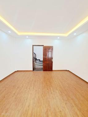 BÁN NHÀ PHÁO ĐÀI LÁNG, ĐỐNG ĐA, 15M Ô TÔ, 40M2 5T MT5M, GIÁ 5.6 TỶ