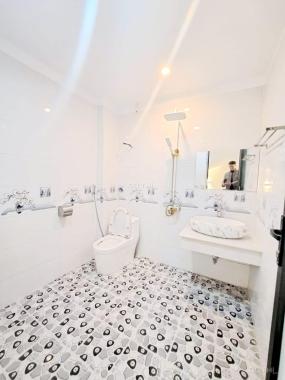 BÁN NHÀ PHÁO ĐÀI LÁNG, ĐỐNG ĐA, 15M Ô TÔ, 40M2 5T MT5M, GIÁ 5.6 TỶ