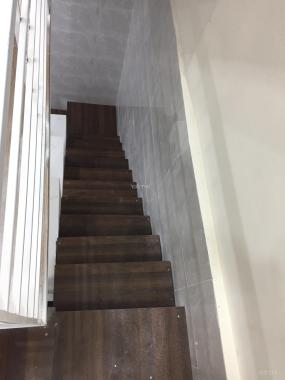 Bán Nhà Ngõ 85 Phố Tôn Đức Thắng, DT: 14m/2.5 Tầng/700 Triệu, Giấy Tờ Đầy Đủ, Nhà Mới