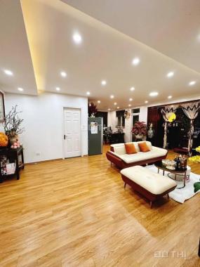 Căn hộ lô góc chung cư Momota 151A Nguyễn Đức Cảnh - diện tích 130m2 có 3 phòng ngủ + 2wc + khách
