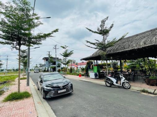 Tin được không rẻ dữ vậy, chủ đất này chắc đang kẹt lắm bán gấp 2 lô A2-12,13 cổng chính Long Cang