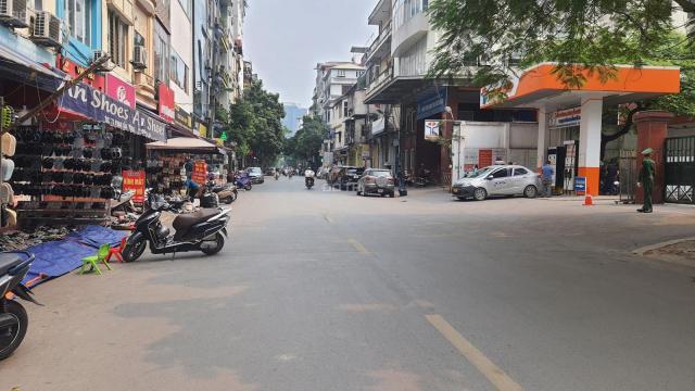 Bán nhà mặt phố Cầu Giấy - 08 tầng thang máy - 2 thoáng - kinh doanh tốt
