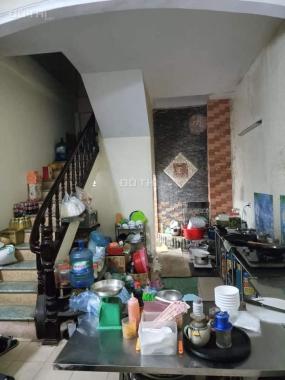Giảm 200tr cần bán gấp nhà phân lô phố Trần Quốc Hoàn 40m2, 4T, kinh doanh, ô tô tránh đỗ ngày đêm