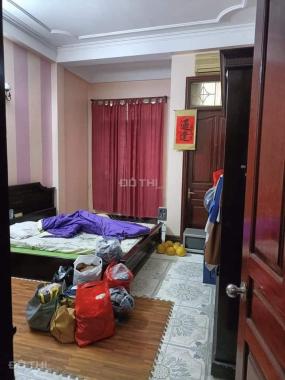 Giảm 200tr cần bán gấp nhà phân lô phố Trần Quốc Hoàn 40m2, 4T, kinh doanh, ô tô tránh đỗ ngày đêm