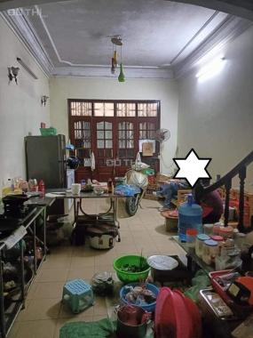 Giảm 200tr cần bán gấp nhà phân lô phố Trần Quốc Hoàn 40m2, 4T, kinh doanh, ô tô tránh đỗ ngày đêm
