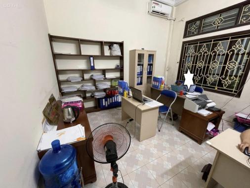 Cần bán gấp nhà phân lô ngõ 199 Trần Quốc Hoàn 41m2, 4T, ô tô, kinh doanh