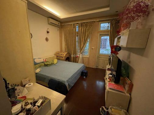 Cần bán gấp nhà phân lô ngõ 199 Trần Quốc Hoàn 41m2, 4T, ô tô, kinh doanh