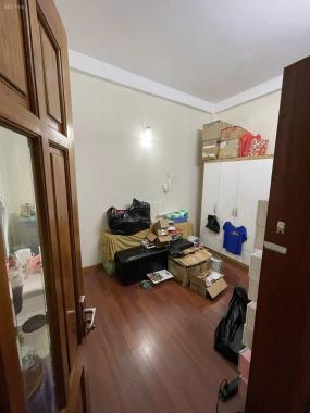Cần bán gấp nhà phân lô ngõ 199 Trần Quốc Hoàn 41m2, 4T, ô tô, kinh doanh