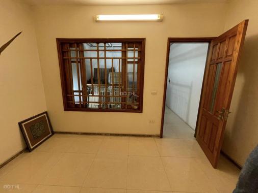 Cần bán gấp nhà phân lô ngõ 199 Trần Quốc Hoàn 41m2, 4T, ô tô, kinh doanh