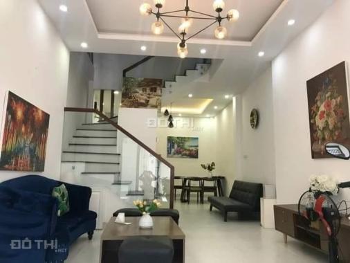 Bán nhà Nguyễn Khánh Toàn, nhà đẹp dân xây, gần ô tô, ngõ thông, 45m2 nhỉnh 6 tỷ