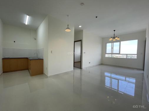 Cho thuê căn hộ 2PN- ban công phòng ngủ thoáng mát- giá siêu rẻ