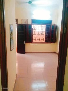 Bán nhà phố Trần Quốc Vượng - Cầu Giấy 50m2 x 3 tầng, 3 phòng ngủ, ngõ rộng ô tô đỗ của vào nhà