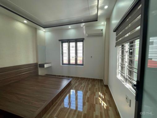 Cho thuê nguyên nhà 4 tầng mới tinh trong ngõ 200 Văn Cao