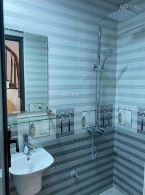 Nhà đẹp phố Nguyễn Văn Cừ, chủ cần bán chào giá mới