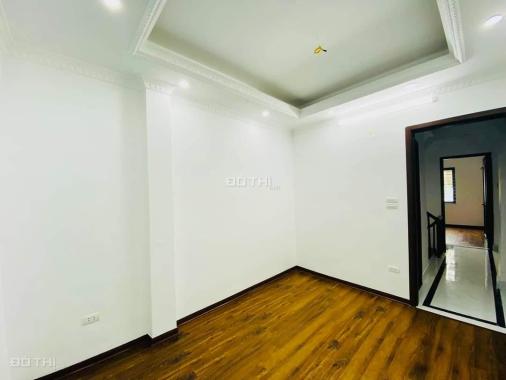 Bán nhà phố Thịnh Quang, Đống Đa diện tích 31m2x5T, ô tô, nhà đẹp ở luôn. Lh 0912929280
