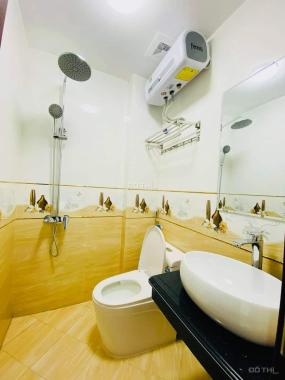 Bán nhà phố Thịnh Quang, Đống Đa diện tích 31m2x5T, ô tô, nhà đẹp ở luôn. Lh 0912929280