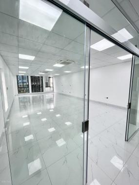 Cho thuê văn phòng mặt phố Cự Lộc - Nguyễn Trãi, 85 m2, sàn mới đẹp