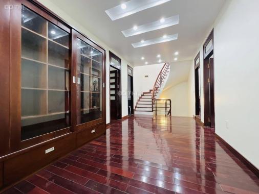 Bán biệt thự KĐT Văn Quán Hà Đông 220m2 mặt tiền 10m, gần hồ vị trí đẹp sân vườn 33.5 tỷ