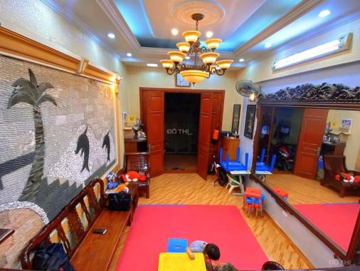 Bán nhà quận Cầu Giấy, ngõ nông, 20m ra phố, DT 50m2, giá 5.95 tỷ