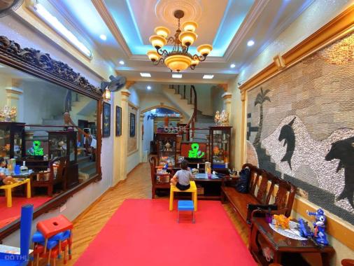 Bán nhà quận Cầu Giấy, ngõ nông, 20m ra phố, DT 50m2, giá 5.95 tỷ