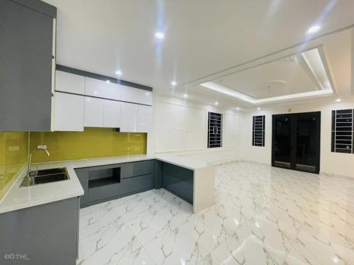 Phân lô kinh doanh thang máy Nguyễn Văn Huyên DT 60m2 8T giá 15. tỷ