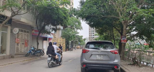 Có 1 - 0 - 2 bán nhà Định Công - chỉ 100tr/m2, DT 100m2, lô góc, ô tô, mặt tiền 12.8m, giá đầu tư