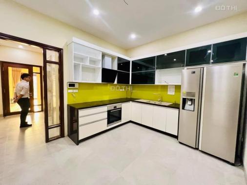 Quá hiếm lô góc mặt Hồ Tây vỉa hè vừa tầm tiền