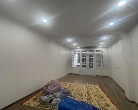 Bán nhà Nghĩa Đô, chỉ 8,5 tỷ, 45m2, 5T, phân lô, ô tô tránh, KD, dân trí, gần phố