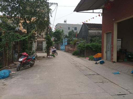 Bán đất bìa làng Vân Nội, Đông Anh. DT 63m2, MT 4m. Giá: 3.3 tỷ (53tr/m2)