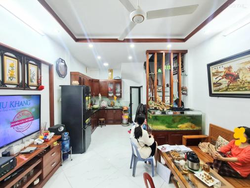 Bán Nhà Tựu Liệt 40Mx5T, Ôtô Đỗ Cổng, Tặng Full Nội Thất Giá 3tỷ