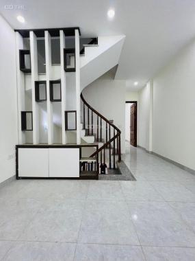 Siêu hiếm 1,8 tỷ nhà 33m2 x 4 tầng hộ khẩu Hà Đông ô tô đỗ cổng