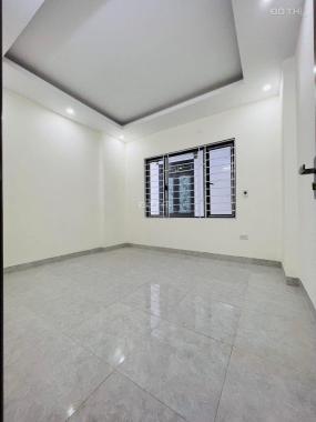 Siêu hiếm 1,8 tỷ nhà 33m2 x 4 tầng hộ khẩu Hà Đông ô tô đỗ cổng