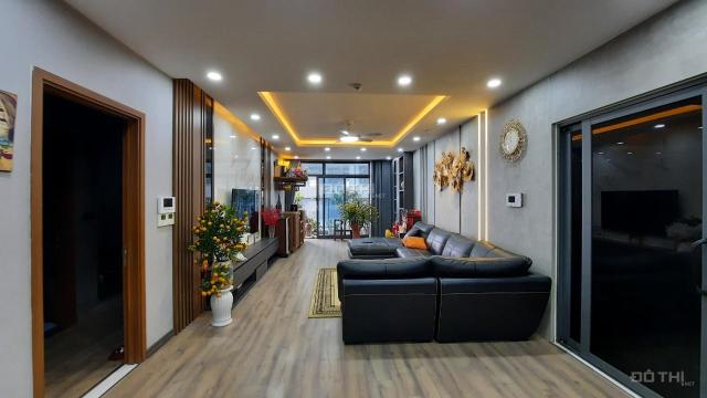 Chính chủ bán gấp căn 4 phòng ngủ 210m2, full nội thất cao cấp chỉ 10.5 tỷ, view Hồ Tây cực đẹp