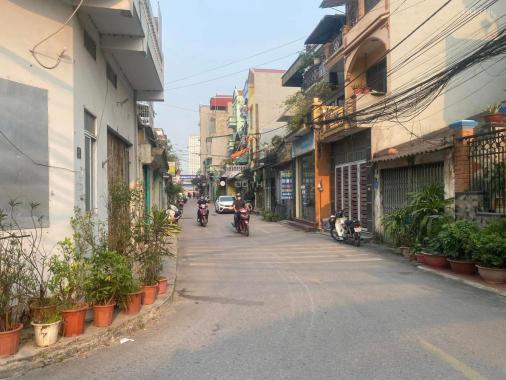 Tôi chính chủ cần bán gấp lô nhà đất 70m2 tặng nhà cấp 4 mặt tiền 6,2m tại Thanh Trì