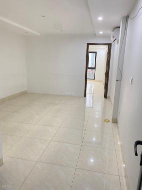 Bán gấp nhà mặt phố Nguyễn Hy Quang, Đống Đa, DT 75m2 8T MT 4m giá 35 tỷ