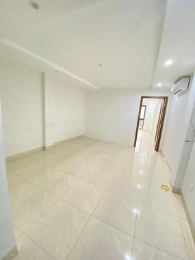 Bán gấp nhà mặt phố Nguyễn Hy Quang, Đống Đa, DT 75m2 8T MT 4m giá 35 tỷ