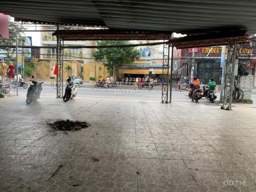 Cho thuê mặt bằng mặt tiền Nguyễn Thị Thập. 17*45m