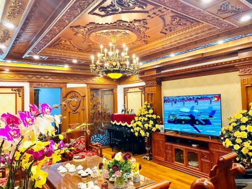Bán nhà Ngô Xuân Quảng, Nội thất lung linh,135m2, 17 tỷ