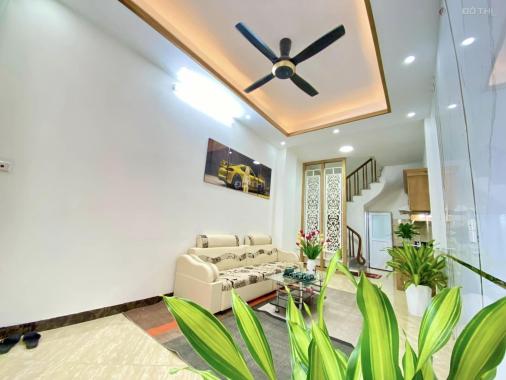 Cần bán căn nhà 55m x 4 tầng tại Nguyễn Đức Cảnh Hoàng Mai