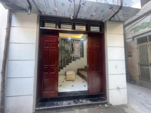 Tập thể tầng 1 kinh doanh cổng trường học nhẹ nhàng 10tr/tháng
