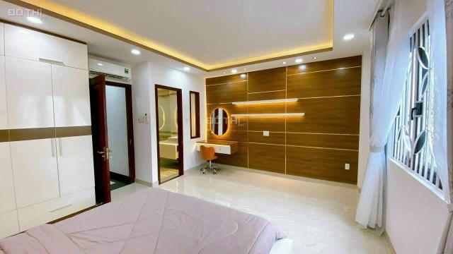 Chốt giá rẻ 13.9 tỷ nhà 3 lầu 4PN, 5WC. Sang trọng khu Phạm Hữu Lầu, Phú Mỹ, Quận 7