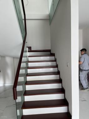 Cho thuê căn Duplex 198m2, 2 tầng tại chung cư cao cấp Sunshine Tây hồ Hà Nội. LH: 0984074088