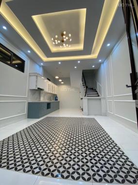 Gấp! Bán nhà Lạc Long Quân - Tây Hồ. DT 36m2*5T giá 4.0 tỷ (ô tô cách nhà 20m)