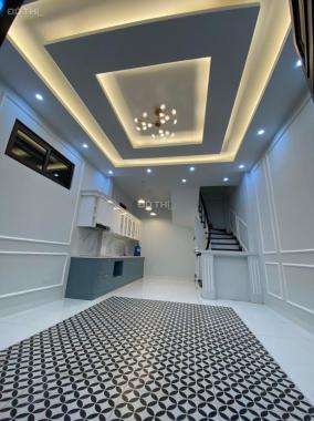 Gấp! Bán nhà Lạc Long Quân - Tây Hồ. DT 36m2*5T giá 4.0 tỷ (ô tô cách nhà 20m)