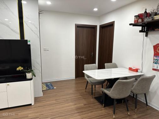 Chính chủ bán gấp căn full đồ 2 ngủ 68m2 giá 2.2 tỷ chung cư Eurowindow Đông Trù