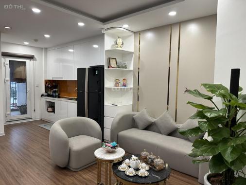 Chính chủ bán gấp căn full đồ 2 ngủ 68m2 giá 2.2 tỷ chung cư Eurowindow Đông Trù